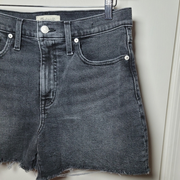 Madewell High Rise Denim Shorts | Madewell Shorts | High Rise Shorts | Size 27 - Picture 3 of 9